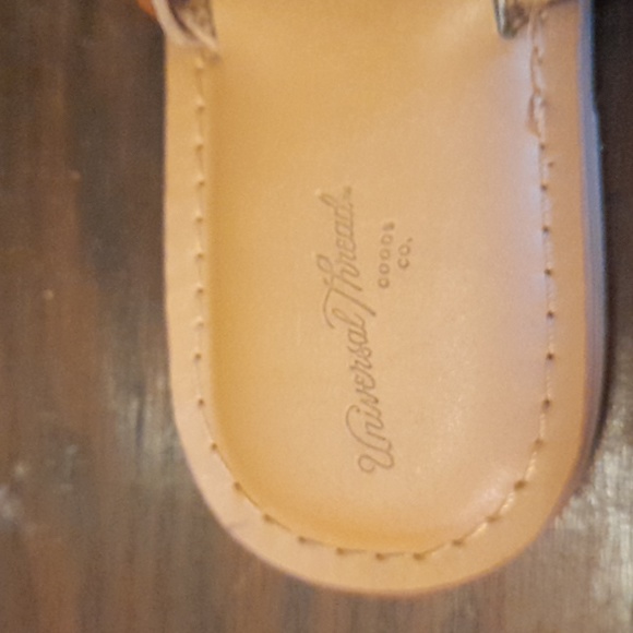 Universal Thread Sandals - Picture 5 of 6